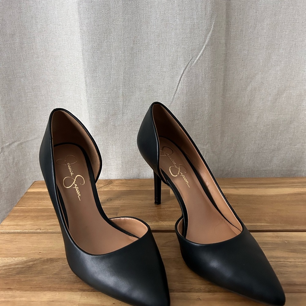 Jessica Simpson Black Leather Heels – Size 9